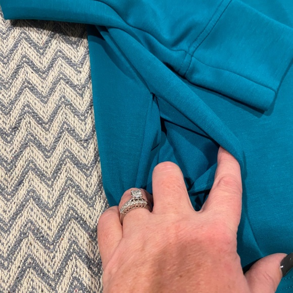 Cable & Gauge Studio Women's Size Medium Lounge Turtleneck Top – Sea Green - Picture 6 of 9